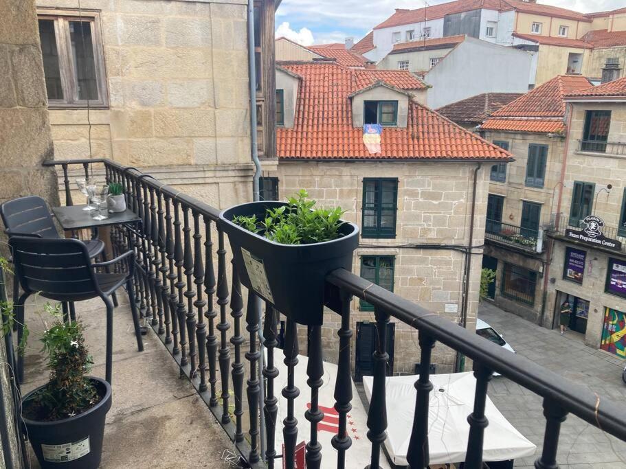 شقة Hyp - A Casa Do Correo Vello - O Balcon بونتيفيذرا المظهر الخارجي الصورة