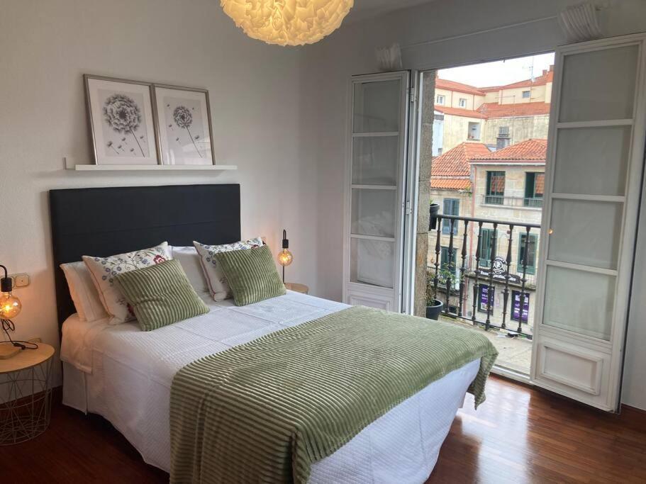 شقة Hyp - A Casa Do Correo Vello - O Balcon بونتيفيذرا المظهر الخارجي الصورة
